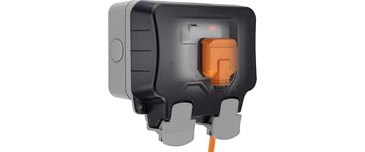 BG 13A Double Weatherproof Socket Switched